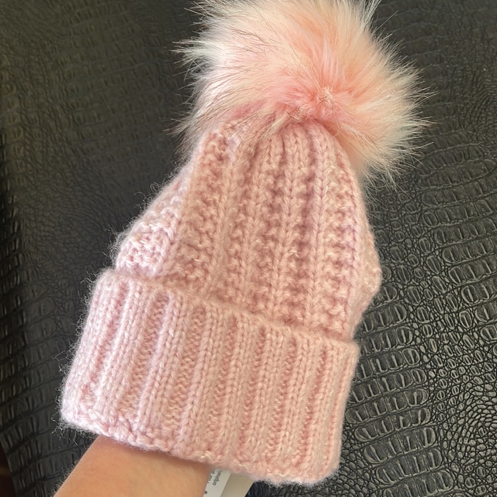 KYI KYI Canada Pink Warm Beanie Hat with Pom Pom on Top Hand Cable Knit